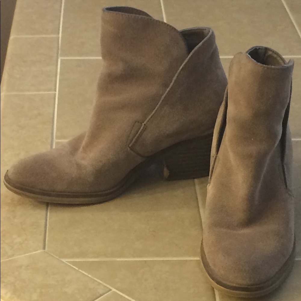 Dolce Vita booties